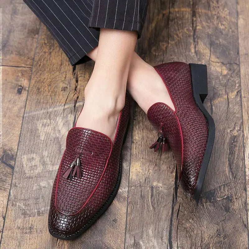 Pointed Men’s Slip On Woven Leather Shoes