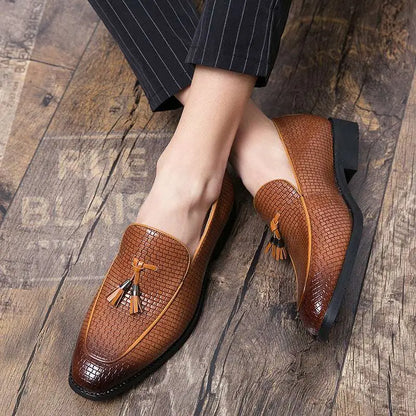 Pointed Men’s Slip On Woven Leather Shoes