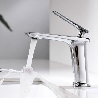 Grifo de baño moderno Clark de un solo orificio