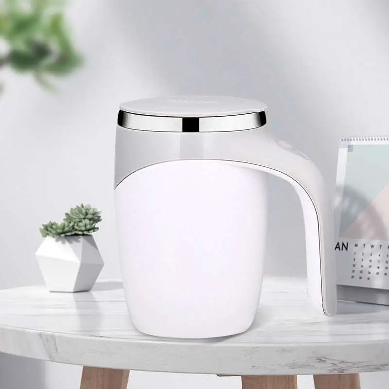 Vaso mezclador automático recargable