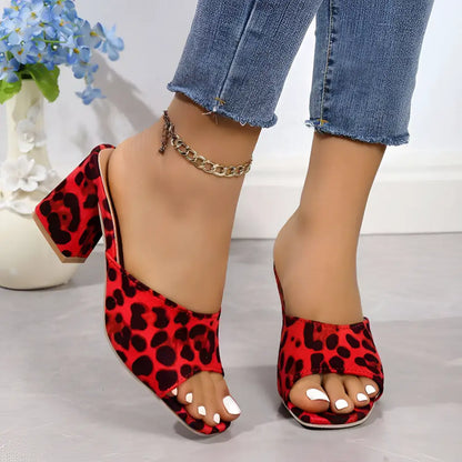 Sandalias Rojas de Leopardo con Punta Cuadrada y Tacón Ancho de Verano