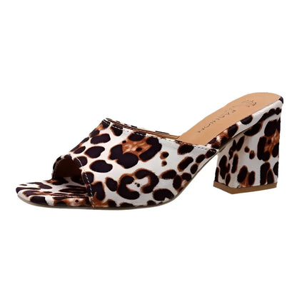 Sandalias Rojas de Leopardo con Punta Cuadrada y Tacón Ancho de Verano