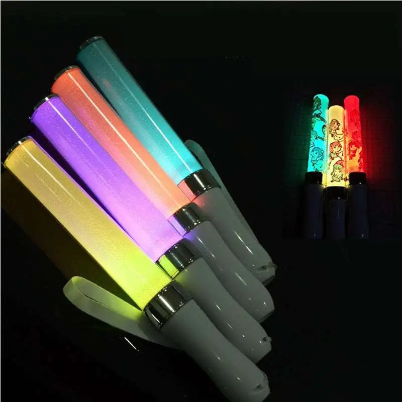Dos varitas luminosas LED blancas con correas para la muñeca